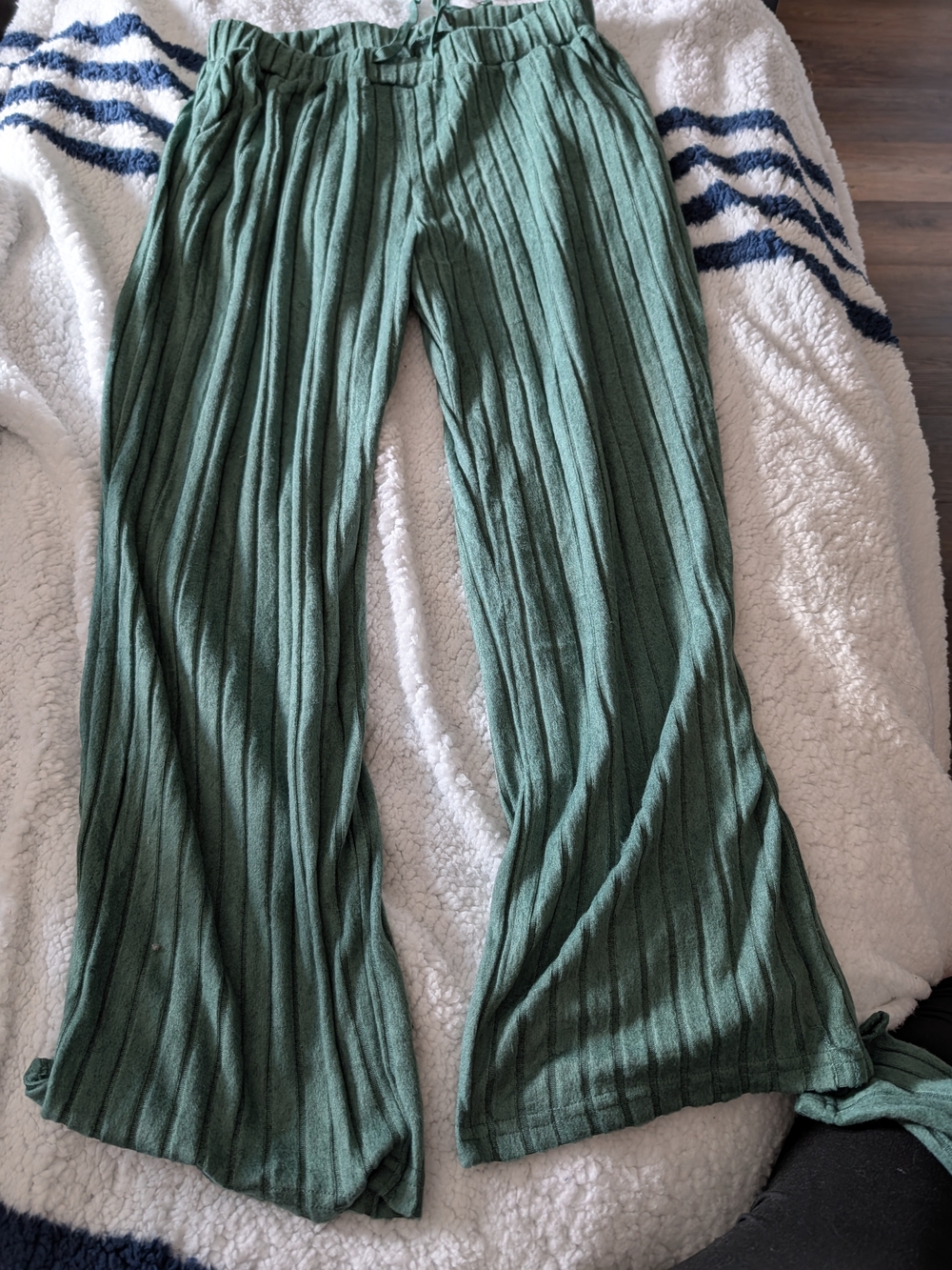Amazon Women's Green Ribbed Wide-Leg Lounge Outfit Set Maternity